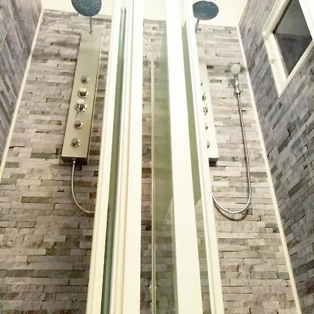 Sejour A 20 Minutes De L'espagne Avec Petit-dejeuner A La Demande A Les Lumineuses Du Palais Des Rois De Majorque *