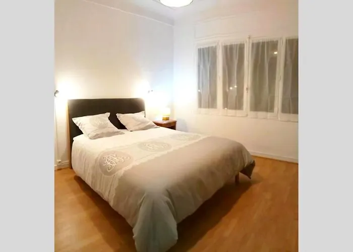 Sejour A 20 Minutes De L'espagne Avec Petit-dejeuner A La Demande A Les Lumineuses Du Palais Des Rois De Majorque Apartment